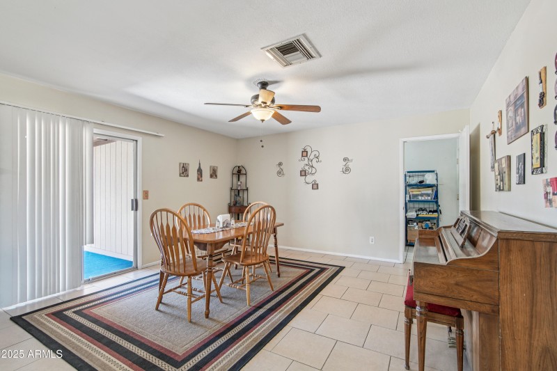 8-print-W Villa Theresa Dr-S0508-008