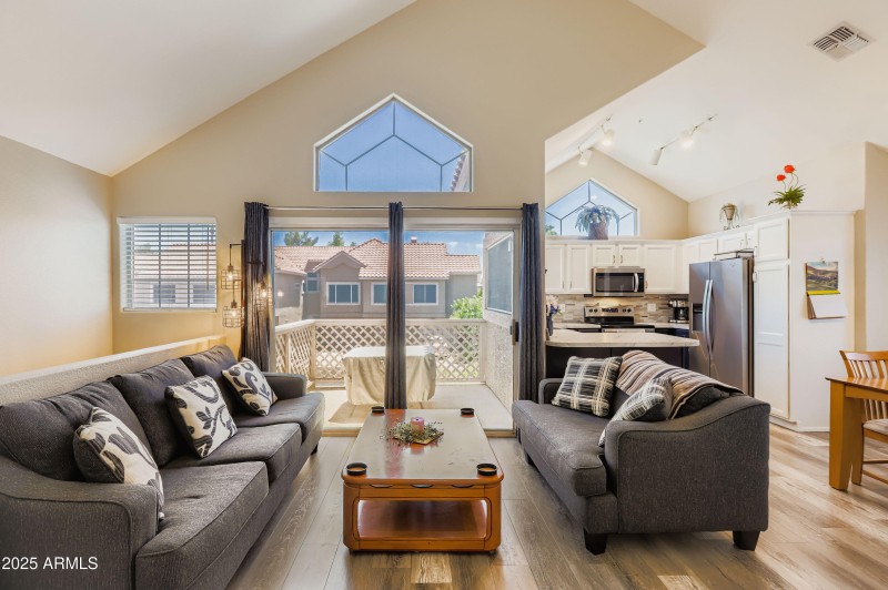 1633 E Lakeside Dr 108 - MLS Sized - 014