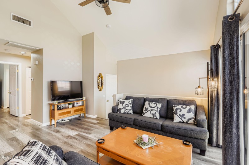 1633 E Lakeside Dr 108 - MLS Sized - 013