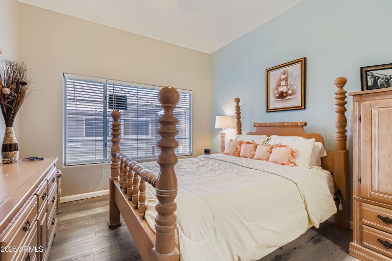 1633 E Lakeside Dr 108 - MLS Sized - 005