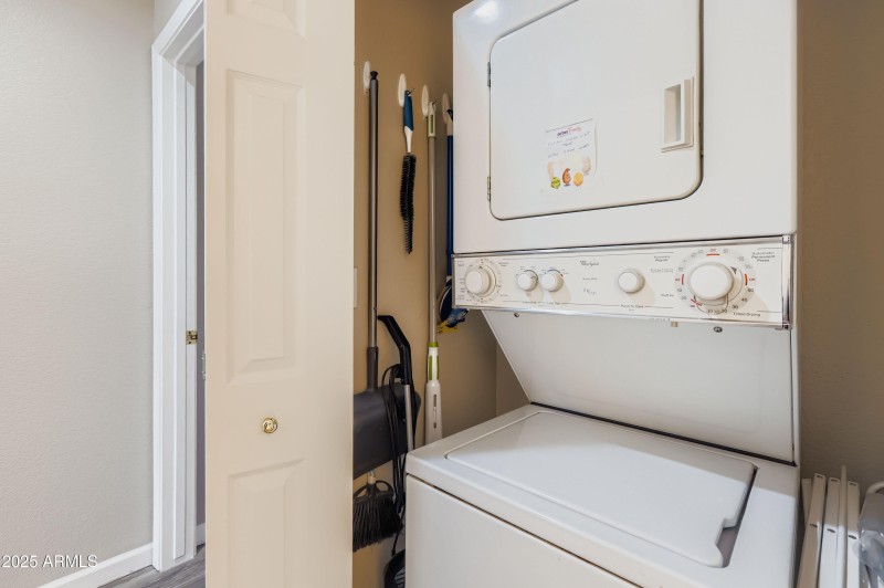 1633 E Lakeside Dr 108 - MLS Sized - 024