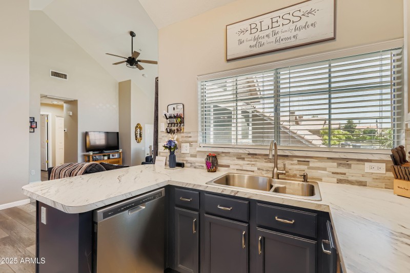 1633 E Lakeside Dr 108 - MLS Sized - 021