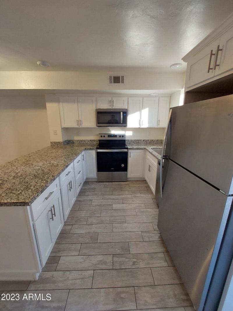 6140WTownleyAvePics7