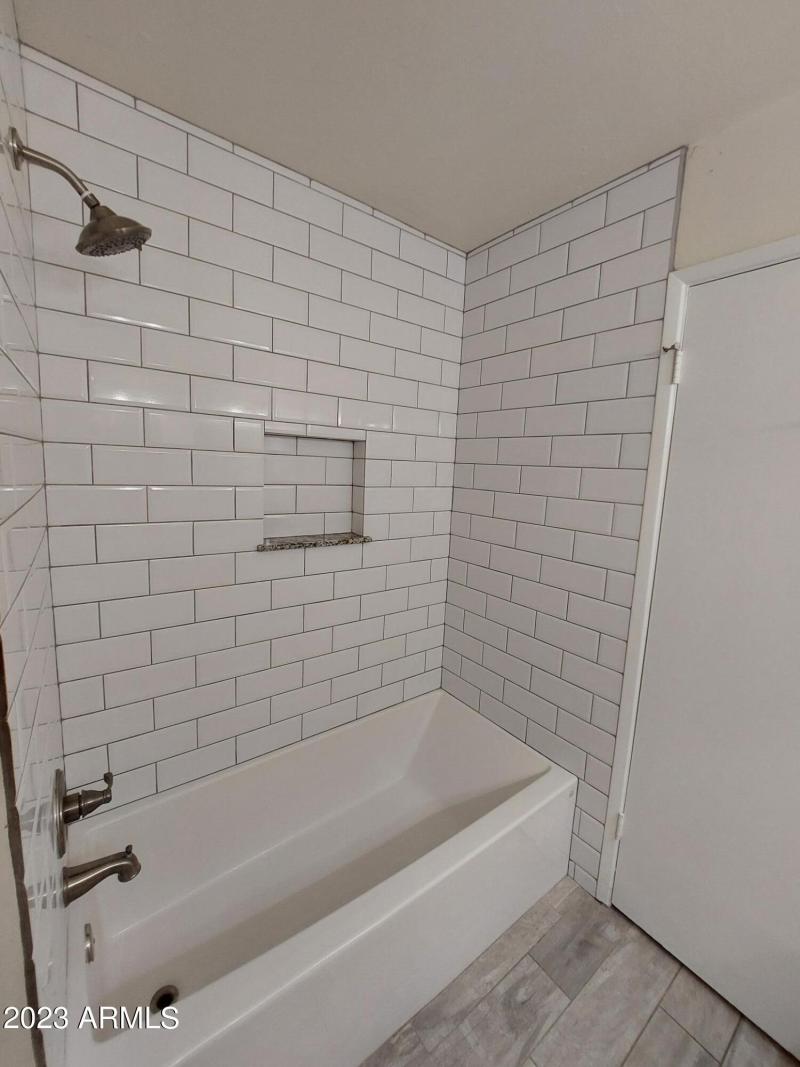 6140WTownleyAvePics24