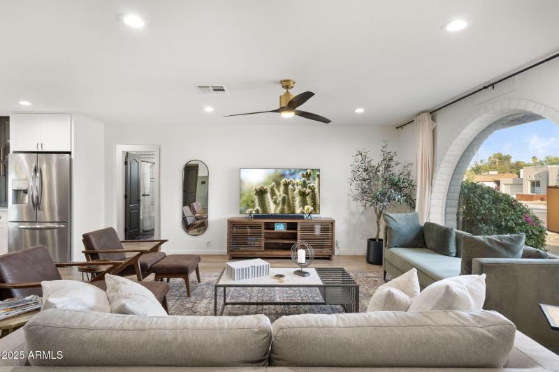 5-web-or-mls-QVB02889