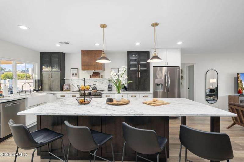 10-web-or-mls-QVB02920