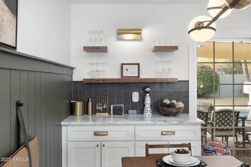 17-web-or-mls-QVB02957