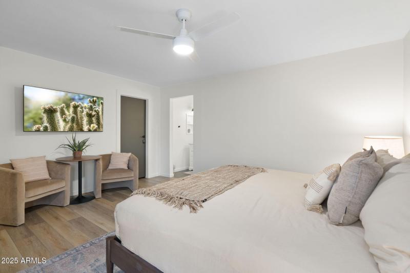 25-web-or-mls-QVB03005