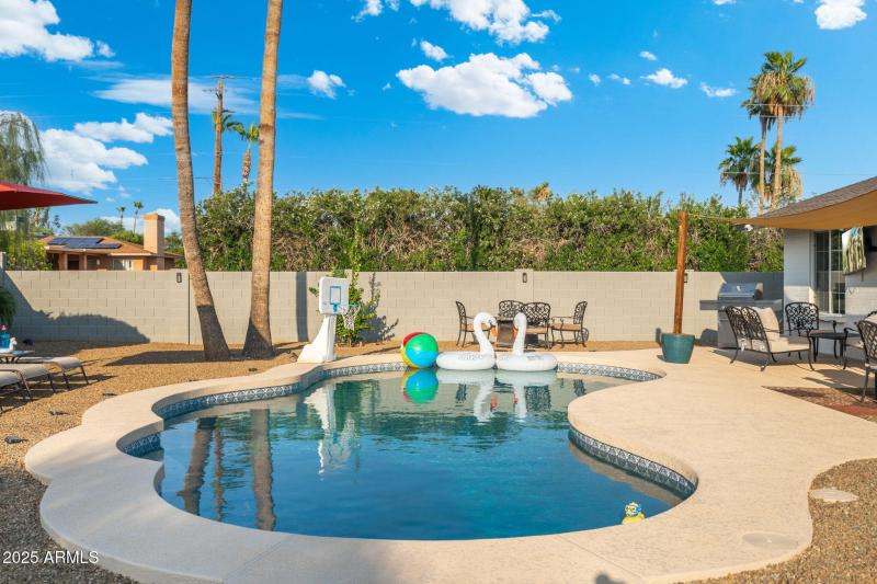 58-web-or-mls-QVB02843-HDR-Edit