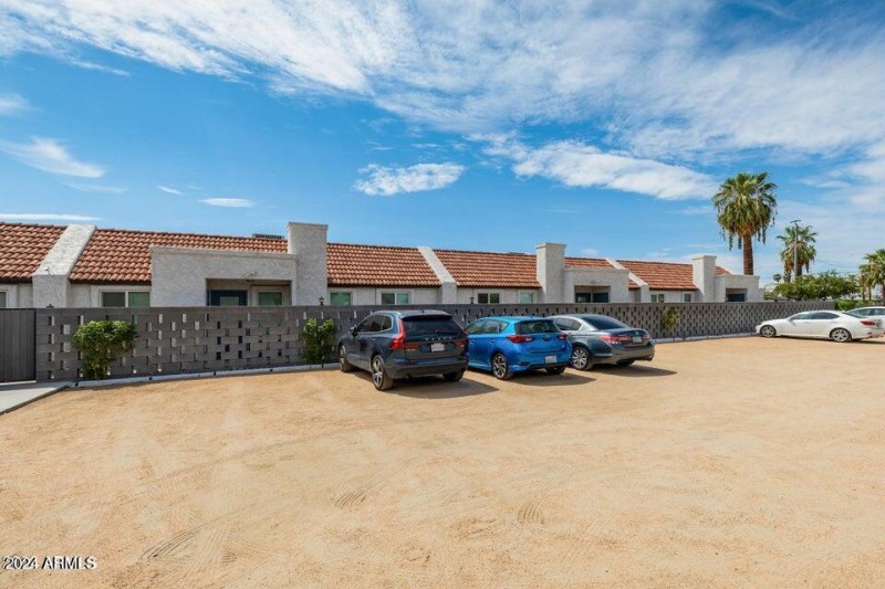 20220929222456100408000000-o