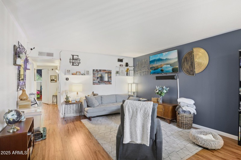 3-web-or-mls-W Tuckey Ln unit 211-S0508-