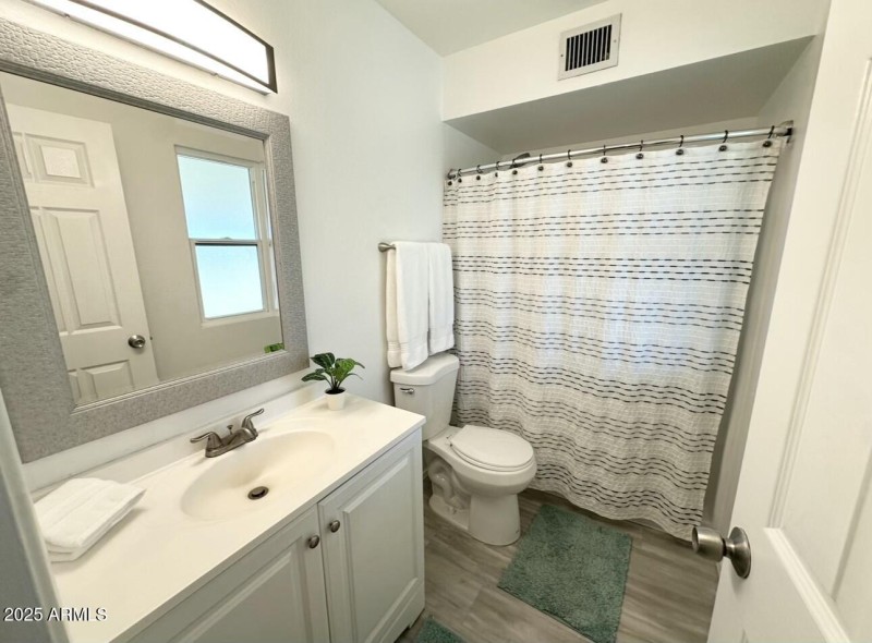 E737AA1B-C4B3-4274-94CA-C9A3F394E1DC