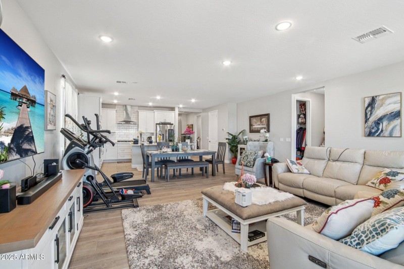 7-web-or-mls-W Luxton Ln-S0508-007