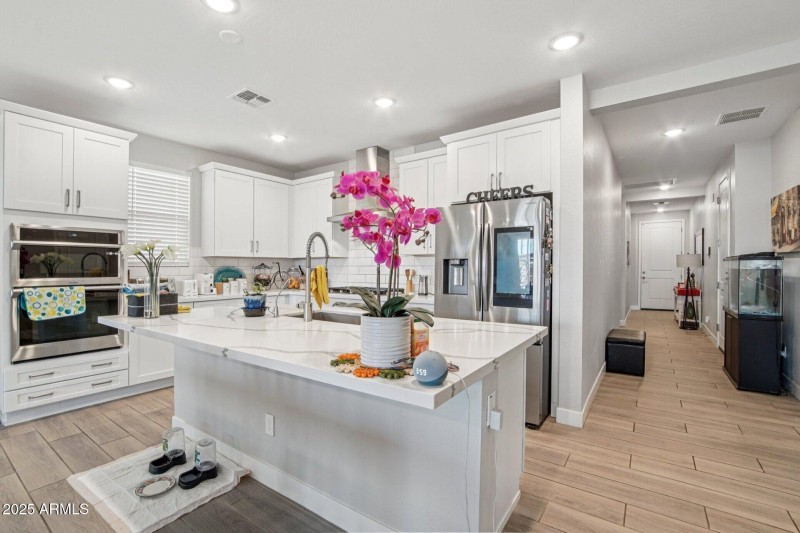 8-web-or-mls-W Luxton Ln-S0508-008