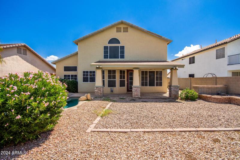 Back yard with side RV-Boat space to rig