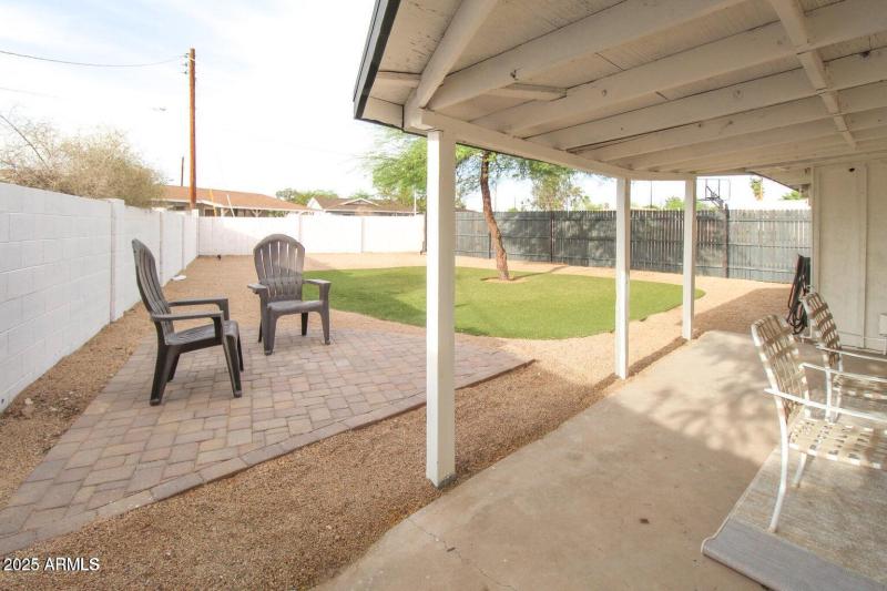 Large private corner lot