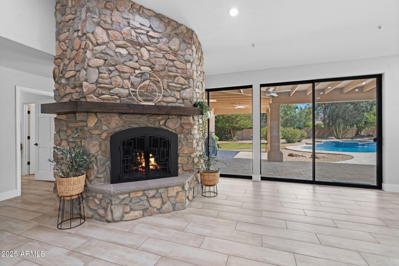14-web-or-mls-11290-e-cochise-dr