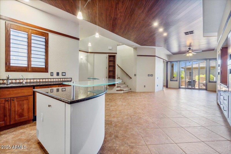 Living Space Lots of Light and Views