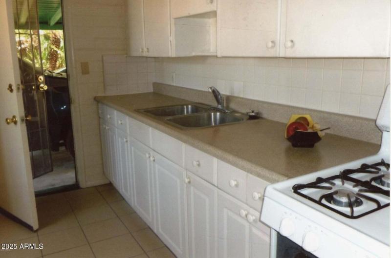 20151128220423342994000000-o