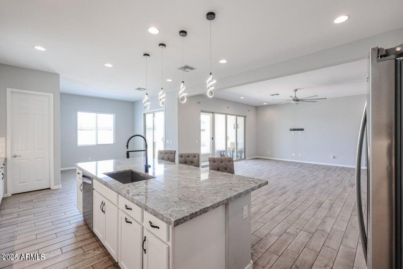 Kitchen / Living room