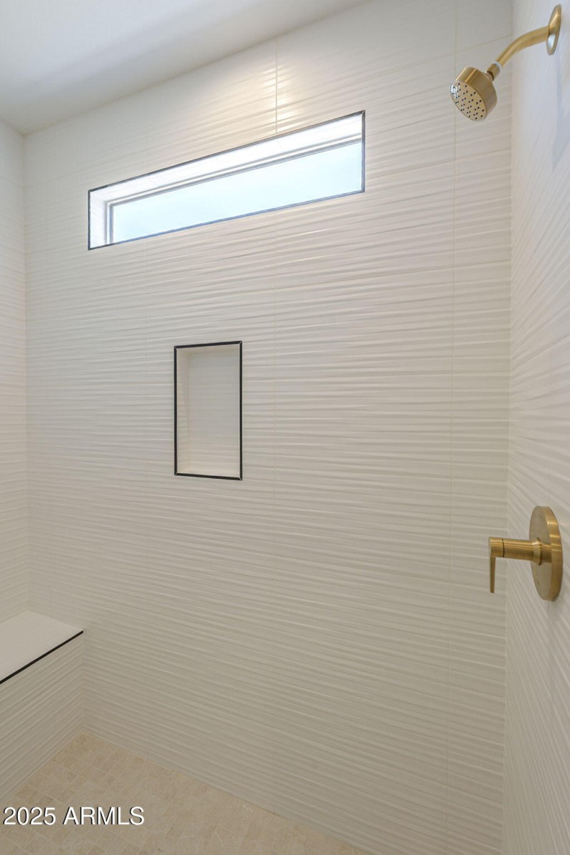 Separate Shower W Seat