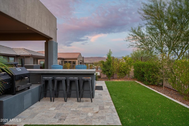 Smoker and Bar Seating