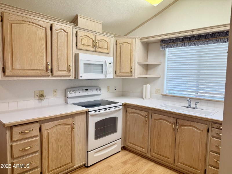 7750 E Broadway Rd #330