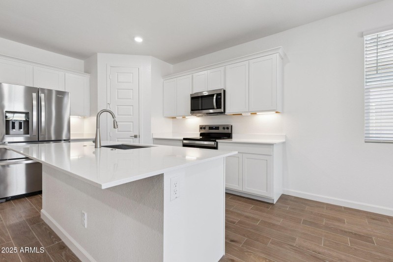 10-web-or-mls-17824-w-vogel-ave-lot-165-