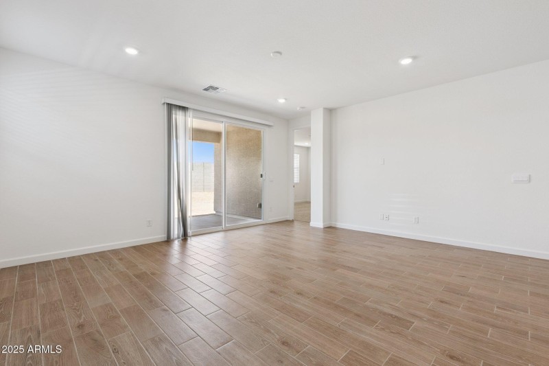 6-web-or-mls-17824-w-vogel-ave-lot-165-z