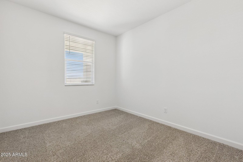 19-web-or-mls-17824-w-vogel-ave-lot-165-