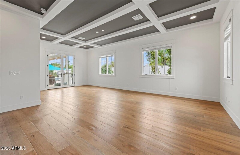 23-4569 E Lafayette Blvd 23