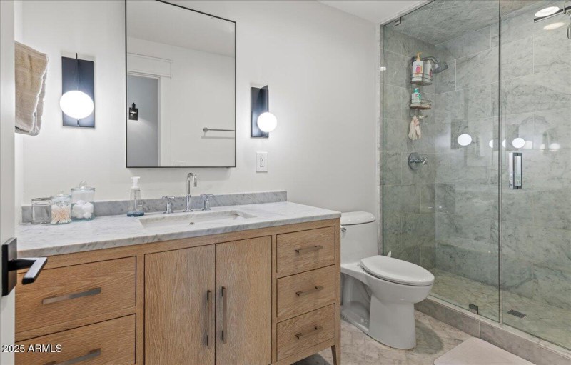 27-4569 E Lafayette Blvd 27