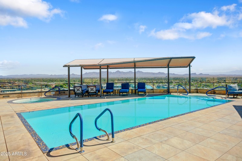 15-Roof Top Pool