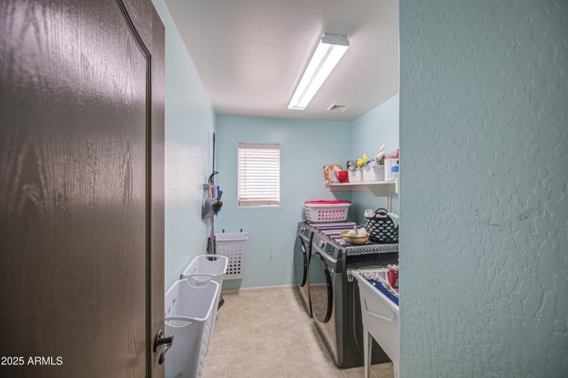Laundry room w/sink!