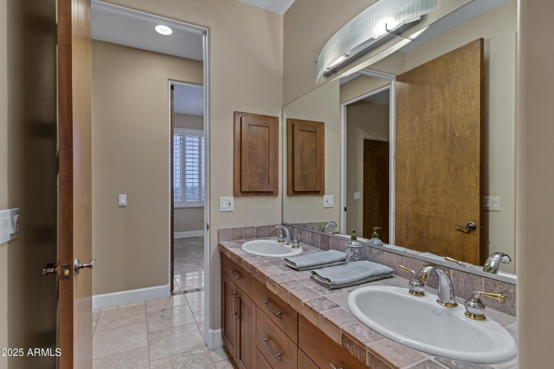 8540 E McDowell Rd unit 102-41