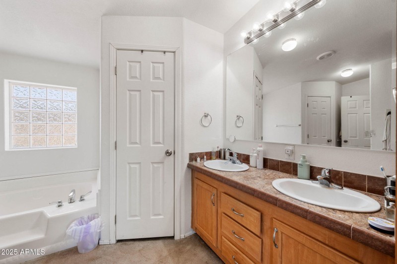 15-Primary Bathroom (1)