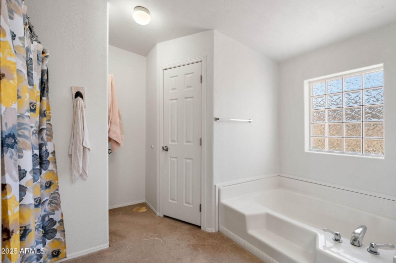 16-Primary Bathroom (2)