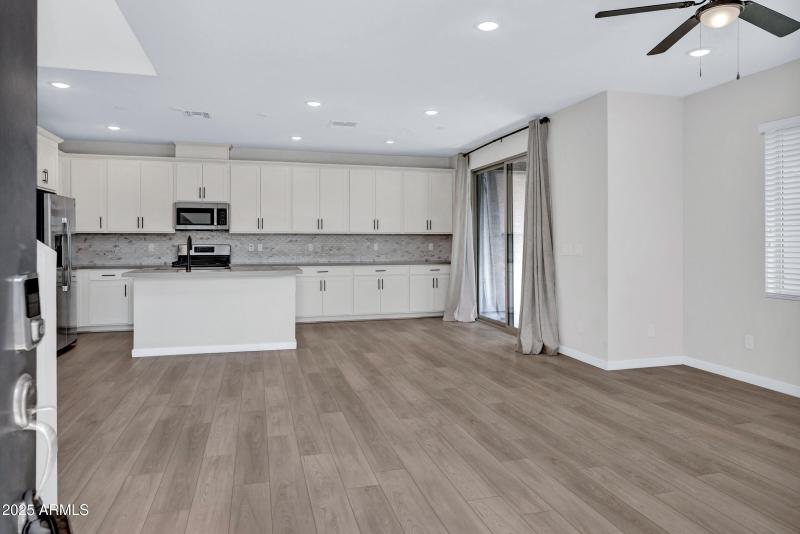 679 E Furness Dr Unit 101-6