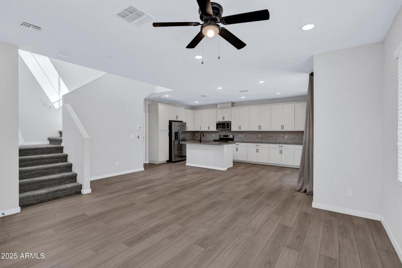 679 E Furness Dr Unit 101-8