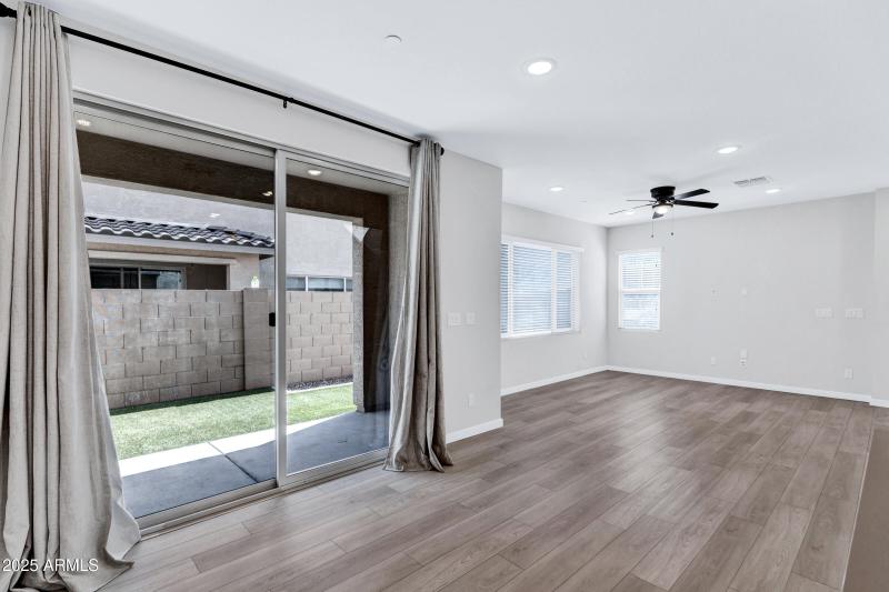 679 E Furness Dr Unit 101-12