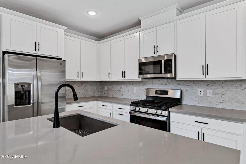 679 E Furness Dr Unit 101-14