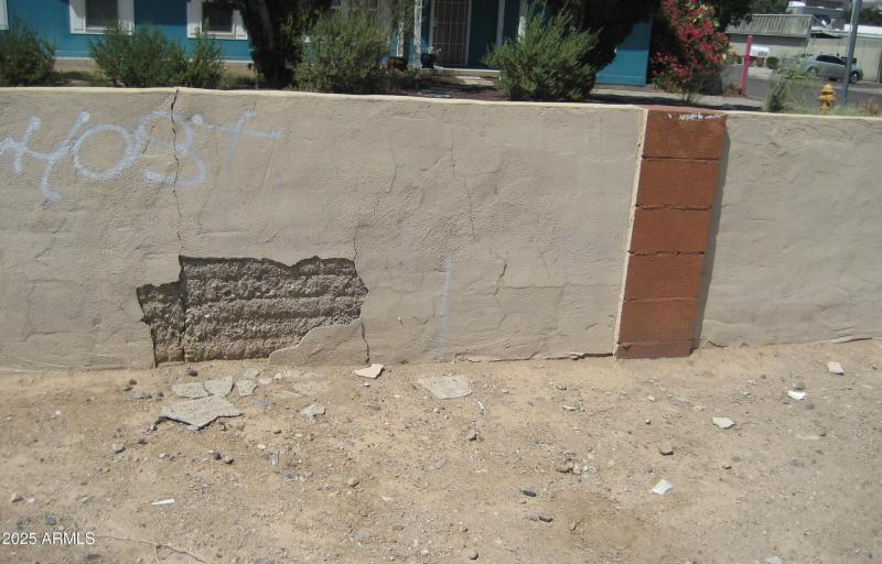 LINE ON WALL APPROX LOT LINE IMG_3312