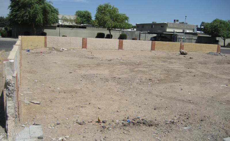 VIEW TOWARD ELM ST IMG_3313