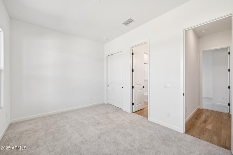 13-web-or-mls-E Twin Acres Dr-S0708-013