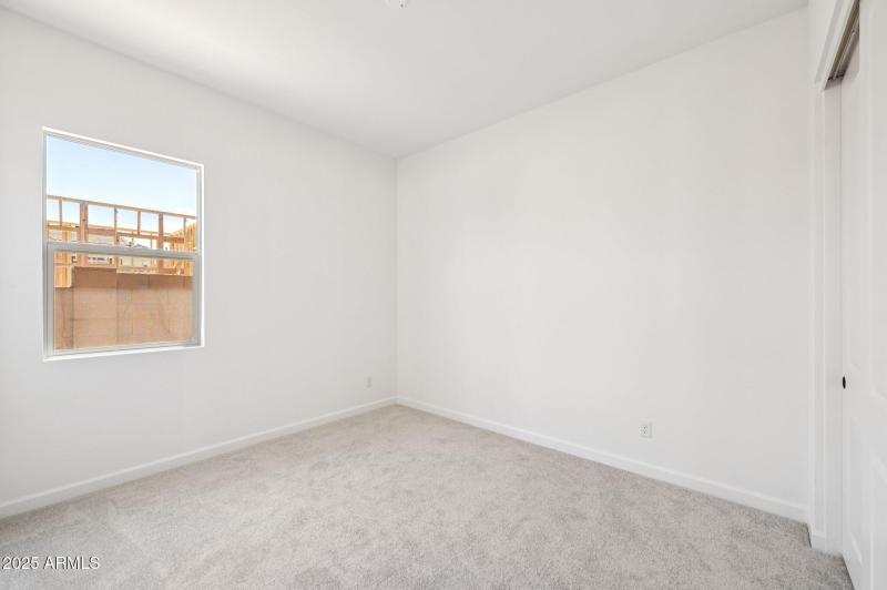 18-web-or-mls-E Twin Acres Dr-S0708-018