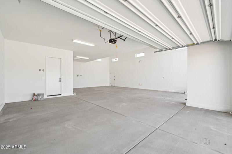 32-web-or-mls-E Twin Acres Dr-S0708-032