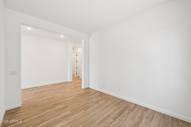 7-web-or-mls-E Twin Acres Dr-S0708-007