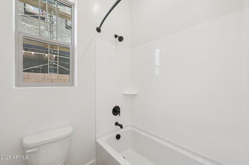 18-web-or-mls-E Twin Acres Dr-S0708-018
