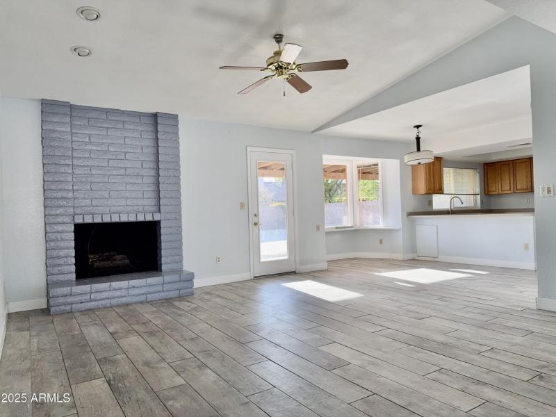 FD68AA46-7D54-4809-A06F-C5A8CFCF48C8_1_2