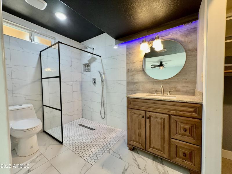 F6FBE609-2A89-425D-80B0-8CA045F1A51A_1_2